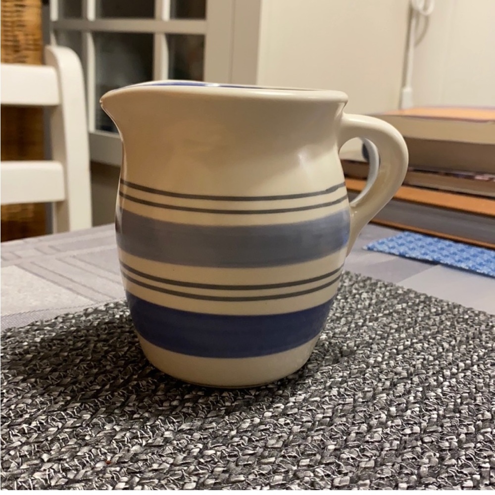 Pfaltzgraff Rio Blue and White Serving Creamer Mug.